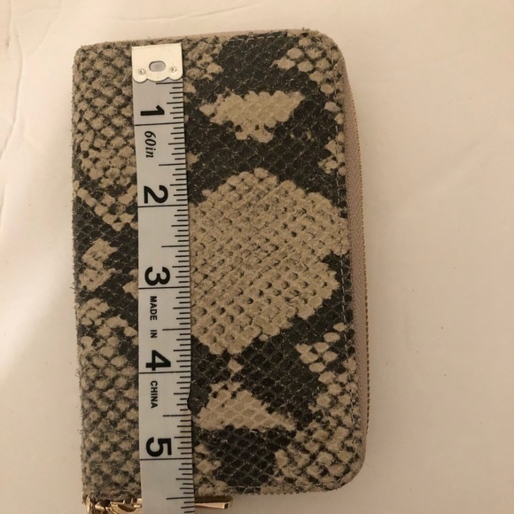 👛 MICHAEL KORS 👛 python print wristlet wallet - image 11